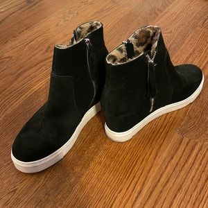 Steve Madden size 9M fur lined black booties